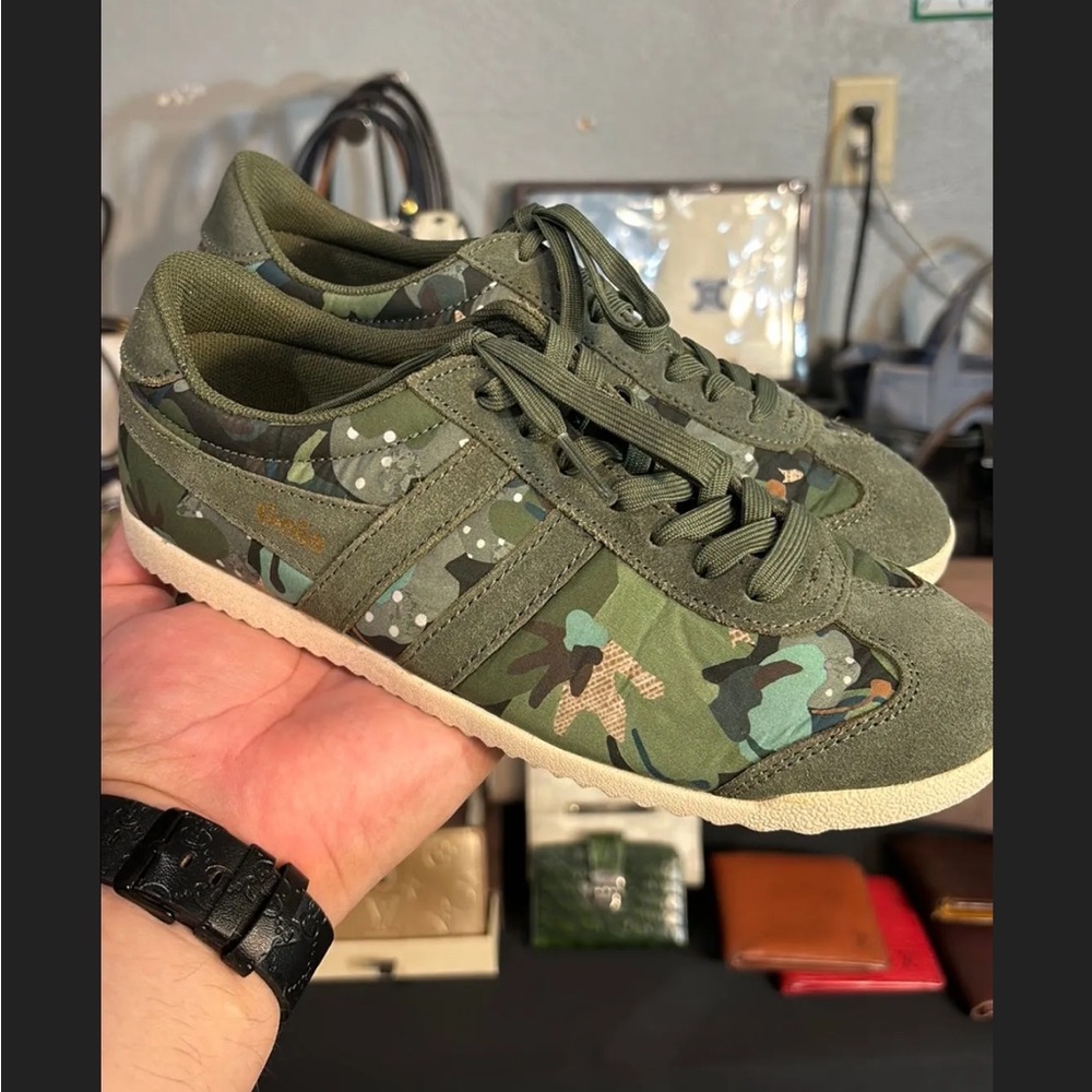 Gola women’s Olive Green Camo Sneakers